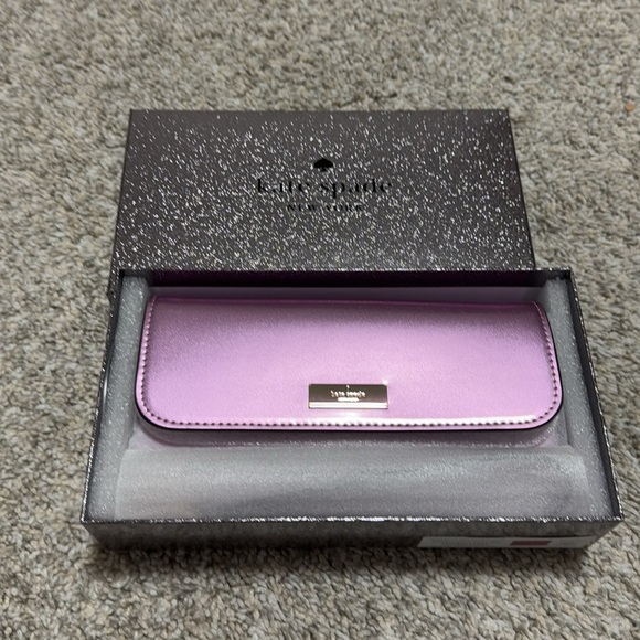 NWT Kate Spade Kenzie Boxed Medium Flap Wristlet in Patent Quartz Pink - Picture 6 of 12